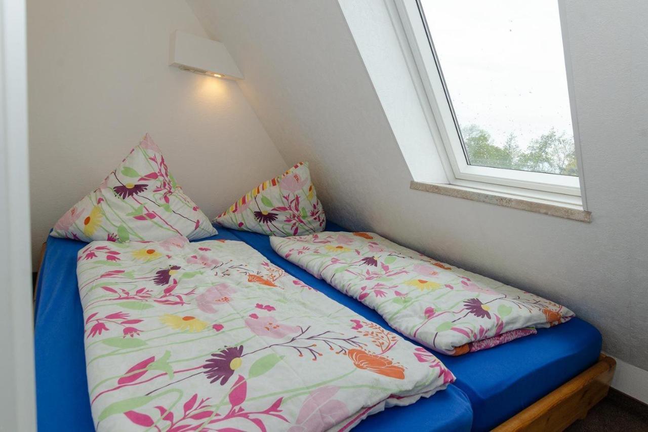 3-R-Ferienwohnung-Fuer-3-Personen-In-Schaprode-Auf-Ruegen-Zi4 Ngoại thất bức ảnh