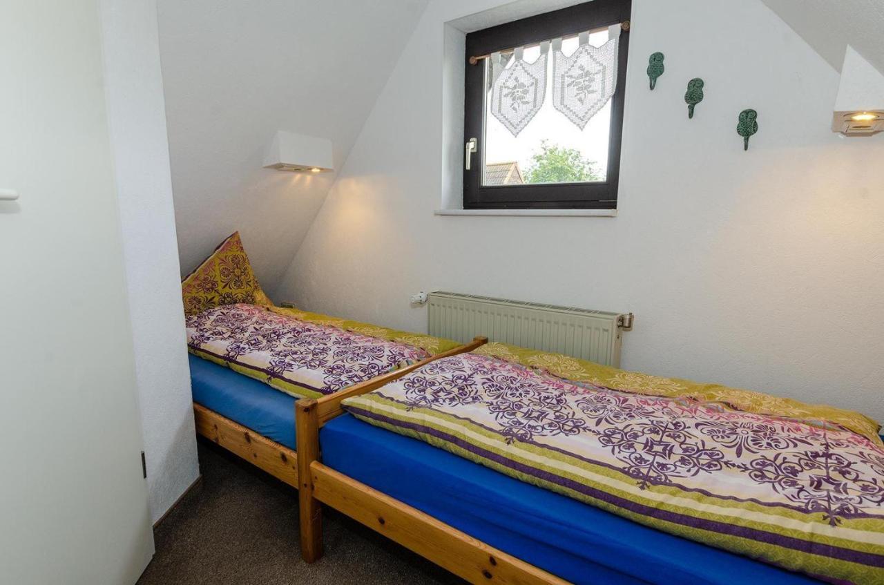 3-R-Ferienwohnung-Fuer-3-Personen-In-Schaprode-Auf-Ruegen-Zi4 Ngoại thất bức ảnh