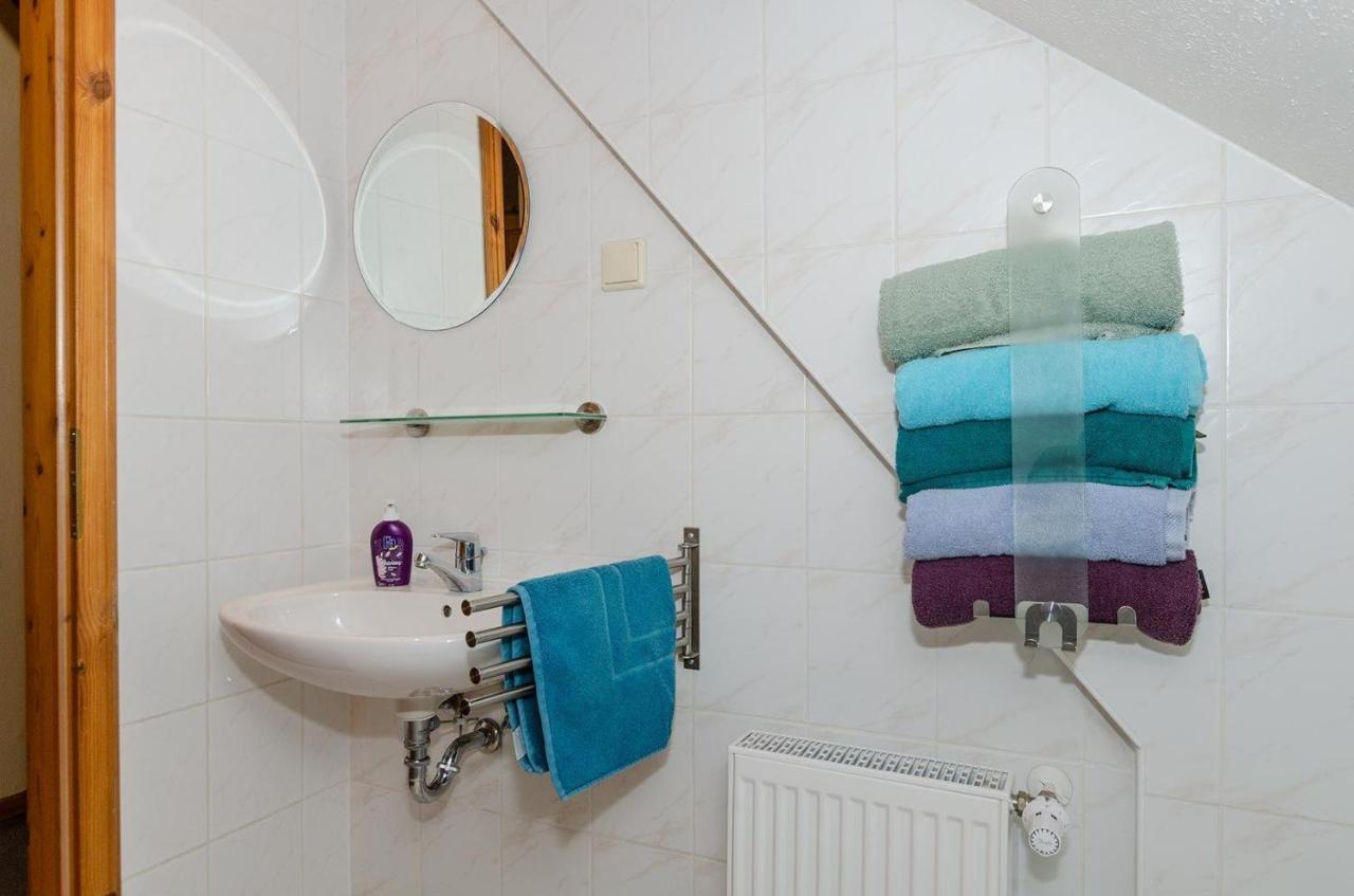 3-R-Ferienwohnung-Fuer-3-Personen-In-Schaprode-Auf-Ruegen-Zi4 Ngoại thất bức ảnh